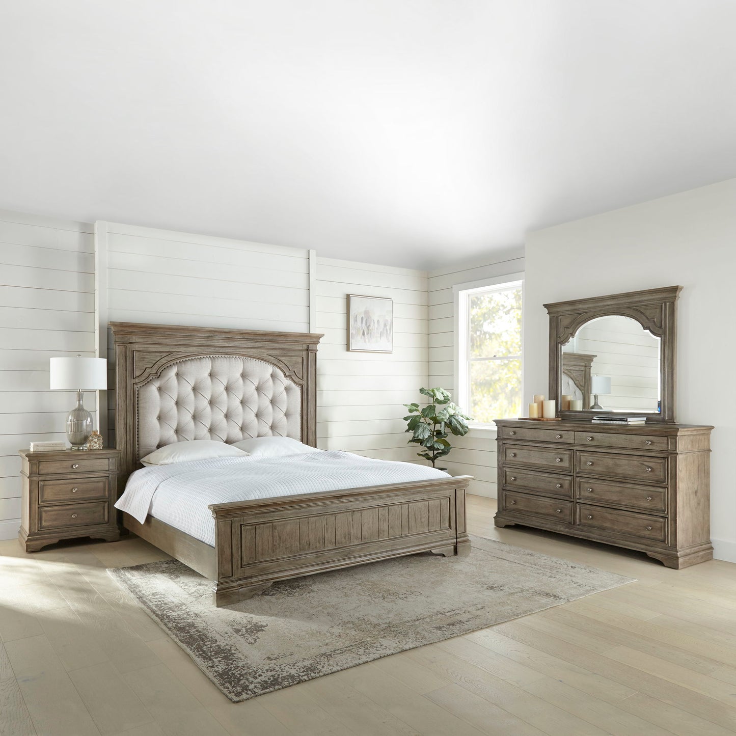 Highland - Queen 4 Piece Bedroom Set - Brown