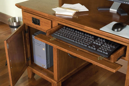Arts & Crafts - Pedestal Desk - Light Brown