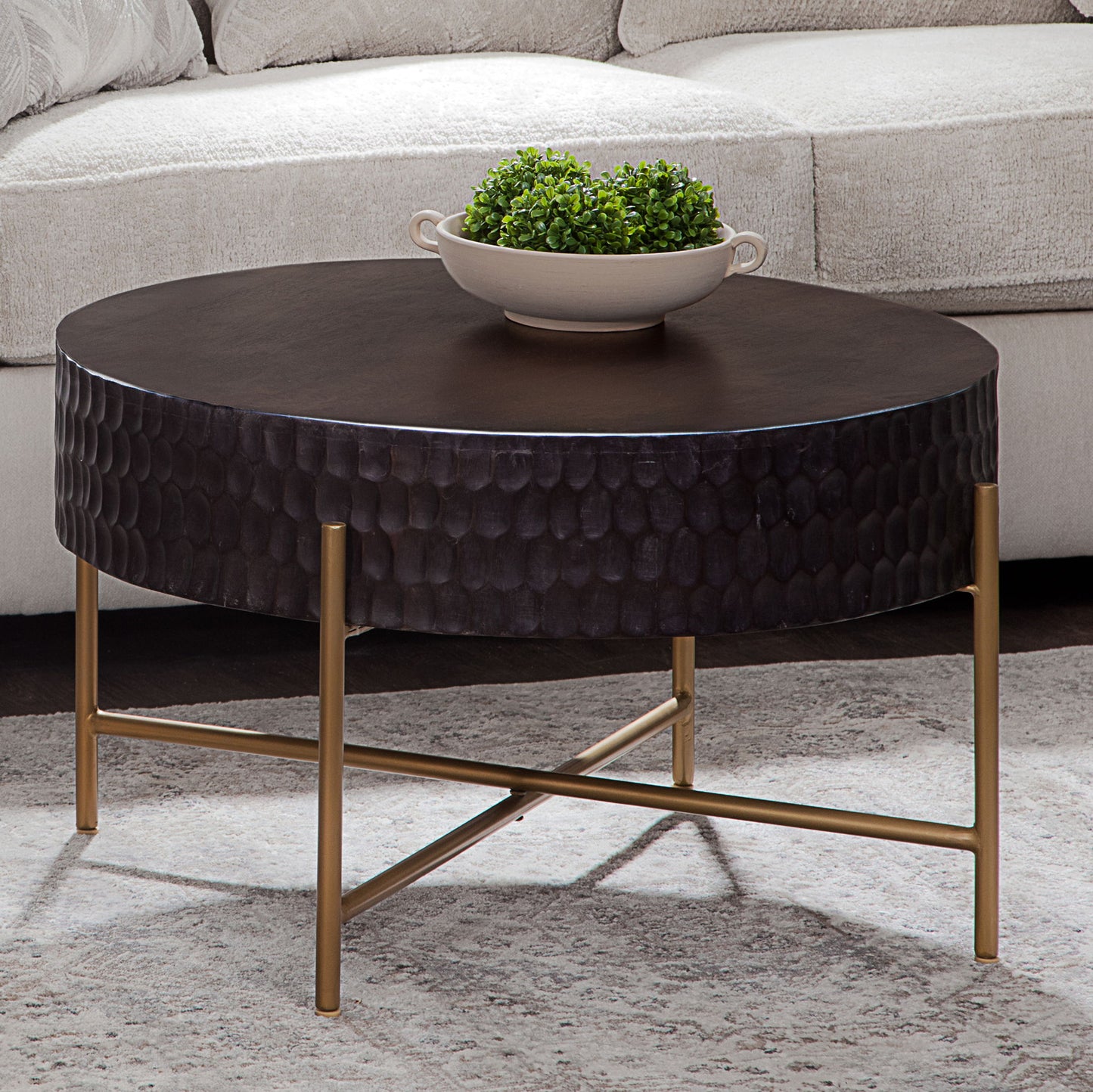 Bobbi - Round Table